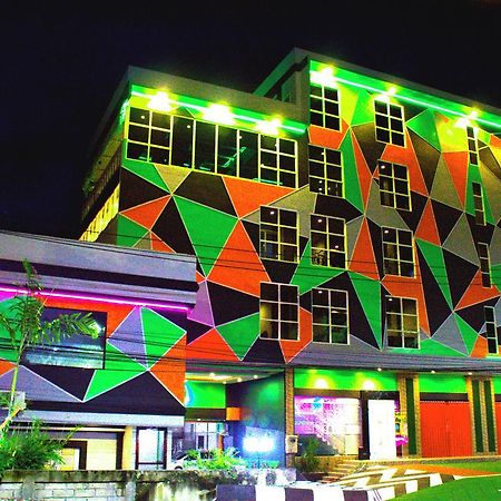 Sevensix Hotel Balikpapan Exterior foto